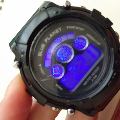 レビュー ダイソーの腕時計blue Planetを購入 防水 バックライトが格好いい カジュアル向き 購入前履歴s 買い物きっかけレビュー